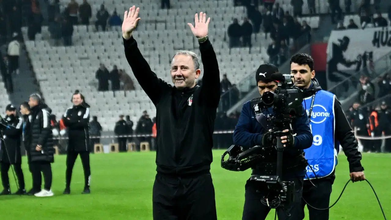 Beşiktaş Göztepe’yi Farkla Geçti: Sergen Yalçın, El Bilal Toure’nin ne zaman sahalara döneceğini açıkladı