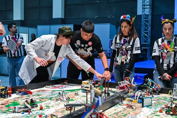 Türkiye’nin “Bilim Kahramanları” İzmir’de buluştu