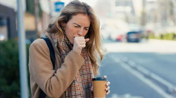 Geçmek Bilmeyen Öksürüğe Karşı Gizli Reçeteler: Doğal Yollarla Rahatlamanın 7 Pratik Çözümü