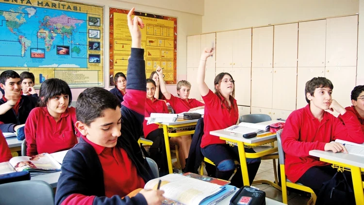 Yeni TEDMEM raporu: Kız çocuklarında eğitim başarısı artışı