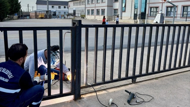 Körfez’de Eğitim Kurumlarına Destek Sürüyor