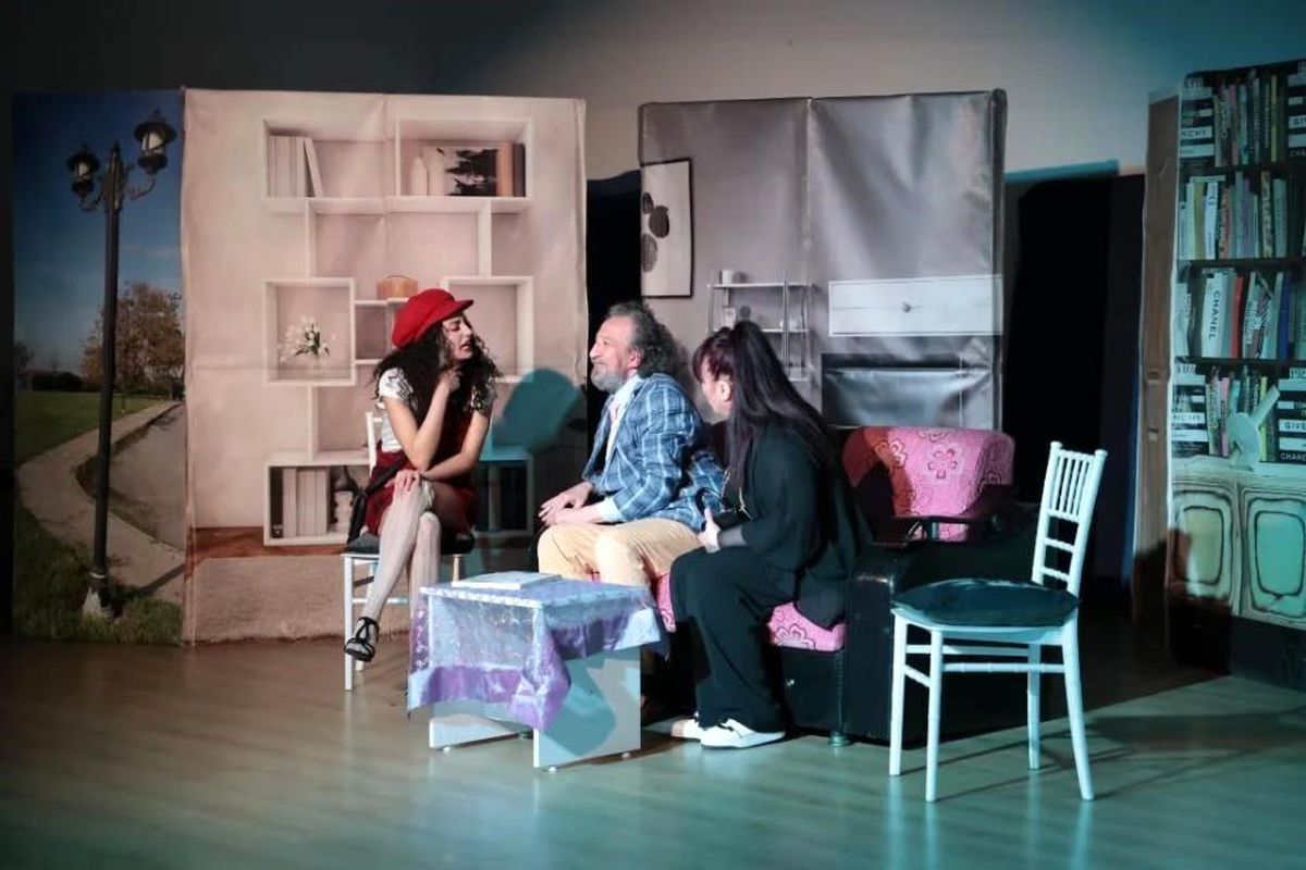 İncirliova’da tiyatro oyununa vatandaşlardan yoğun katılım