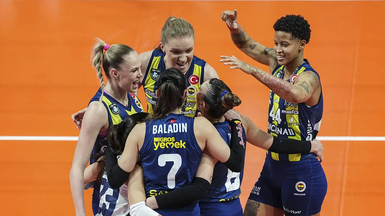 Fenerbahçe’den Bir Yıldız Geçti: Korneluk Emekli Oldu