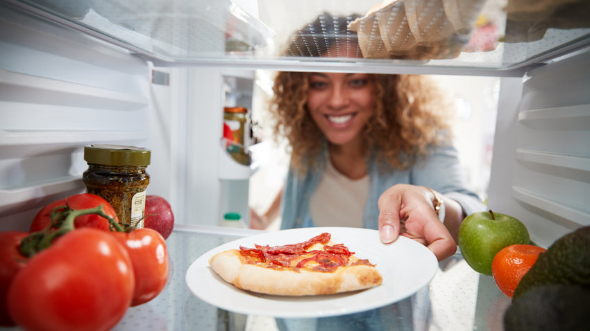 Pizzadan tavuğa soğuk tüketim uyarısı: Buzdolabındaki yemekler zehirleyebilir!
