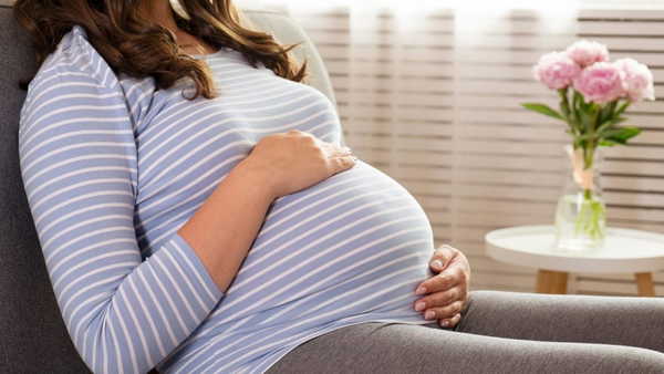 Gebelik sürecinde “sessiz” alarm: 20. haftadan sonra bu belirtileri asla ihmal etmeyin!