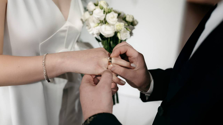 Evlilik sadece imza değil, sağlık kalkanıymış: Bekarlarda kanser riski daha yüksek!