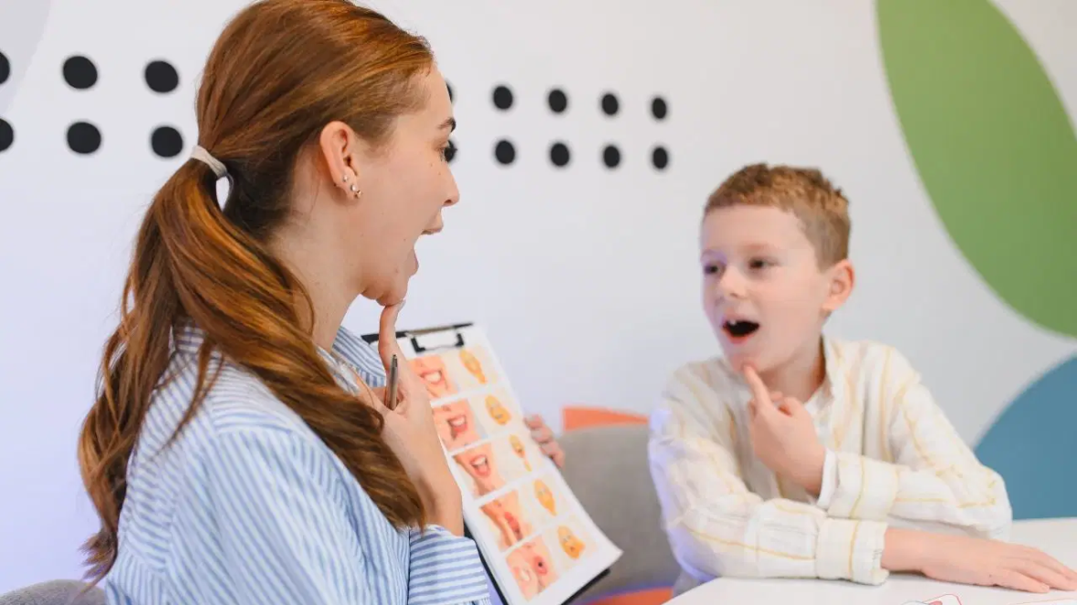 “Büyüyünce Geçer” Demeyin! Çocuklarda Dil ve Konuşma Bozukluklarına Dikkat