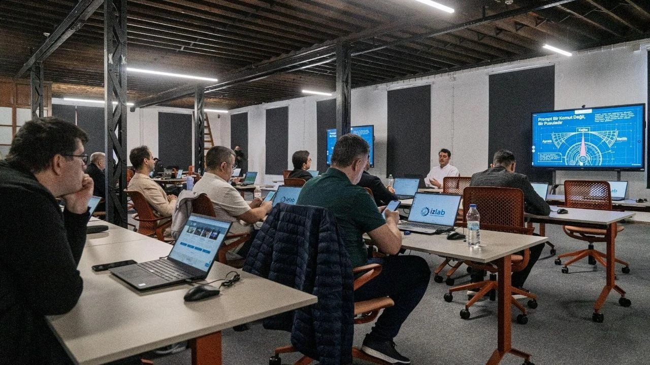 Büyükşehir Belediyesi’nden Yöneticilere Yapay Zeka Eğitimi