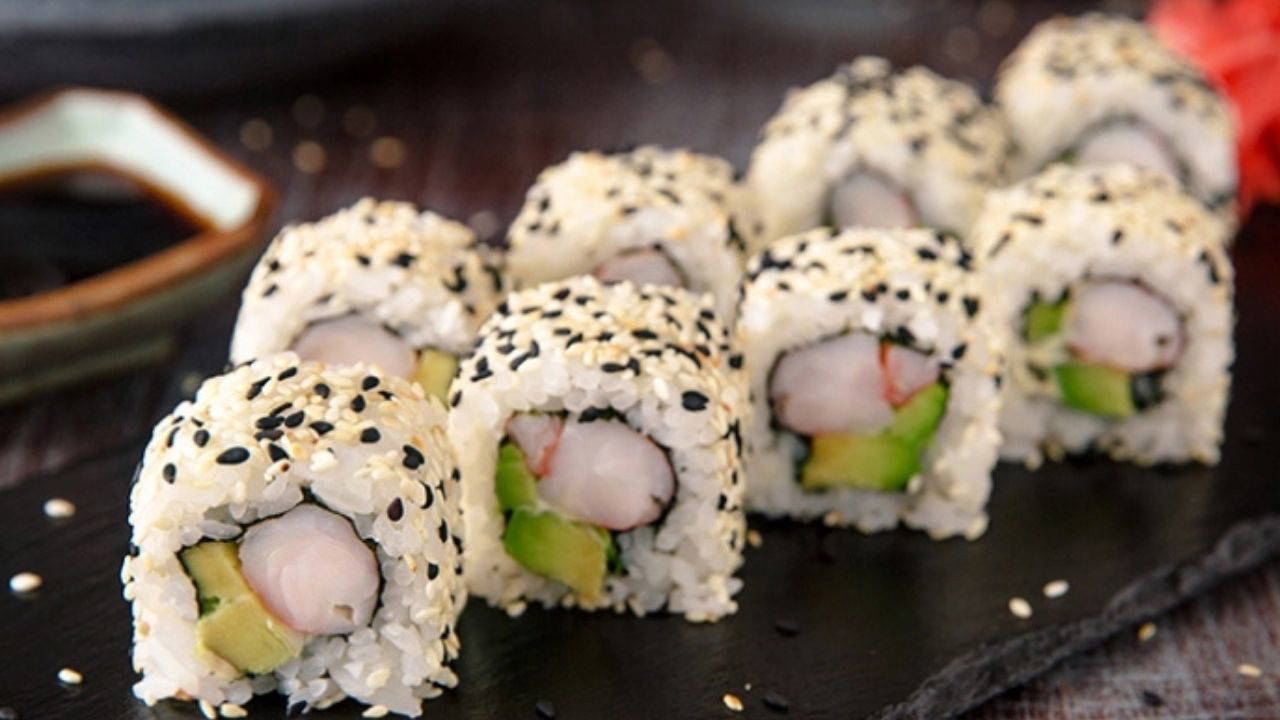 Suşi Dünyasının Ezber Bozan Yıldızı: California Roll Hakkında Her Şey