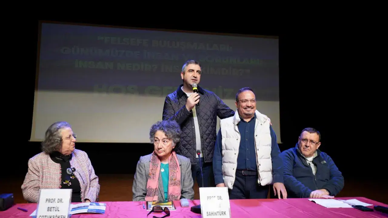 Kartal’da Felsefi Sorgulama: Eğitimin İnsani Boyutu Mercek Altında