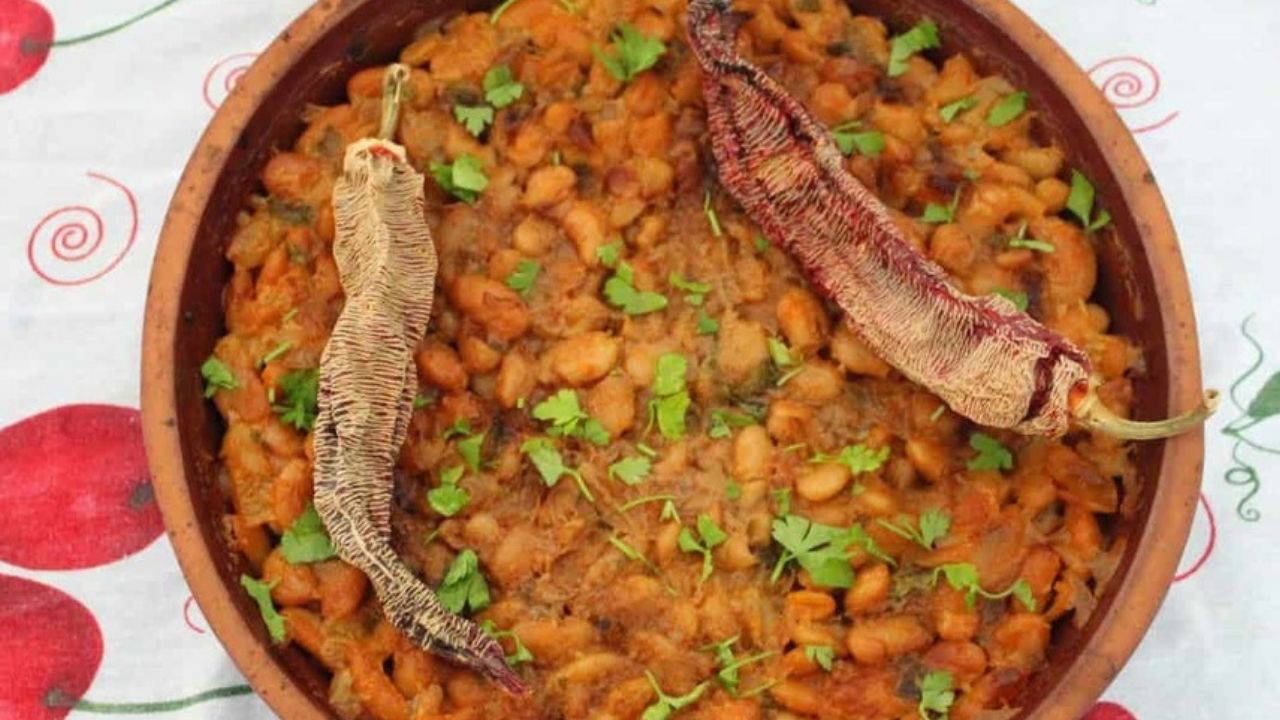 Kuzey Makedonya’nın Gastronomik Simgesi: Tavče Gravče’nin Kültürel Anatomisi