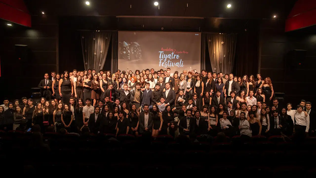 2. Liseler Arası Tiyatro Festivali’nde Ödüller Sahiplerini Buldu